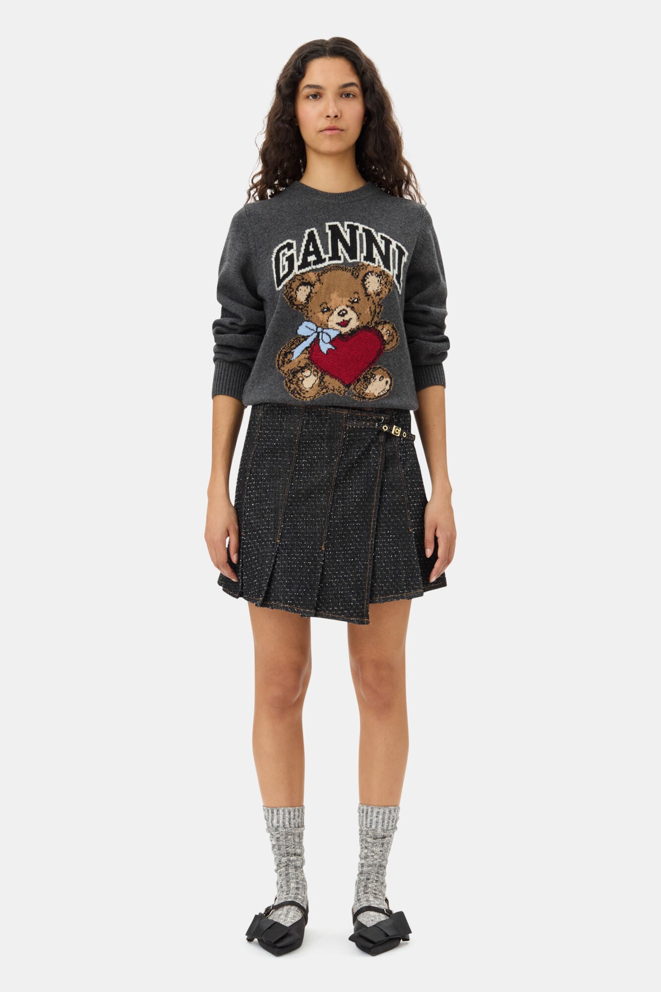 GRAPHIC BEAR JUMPER